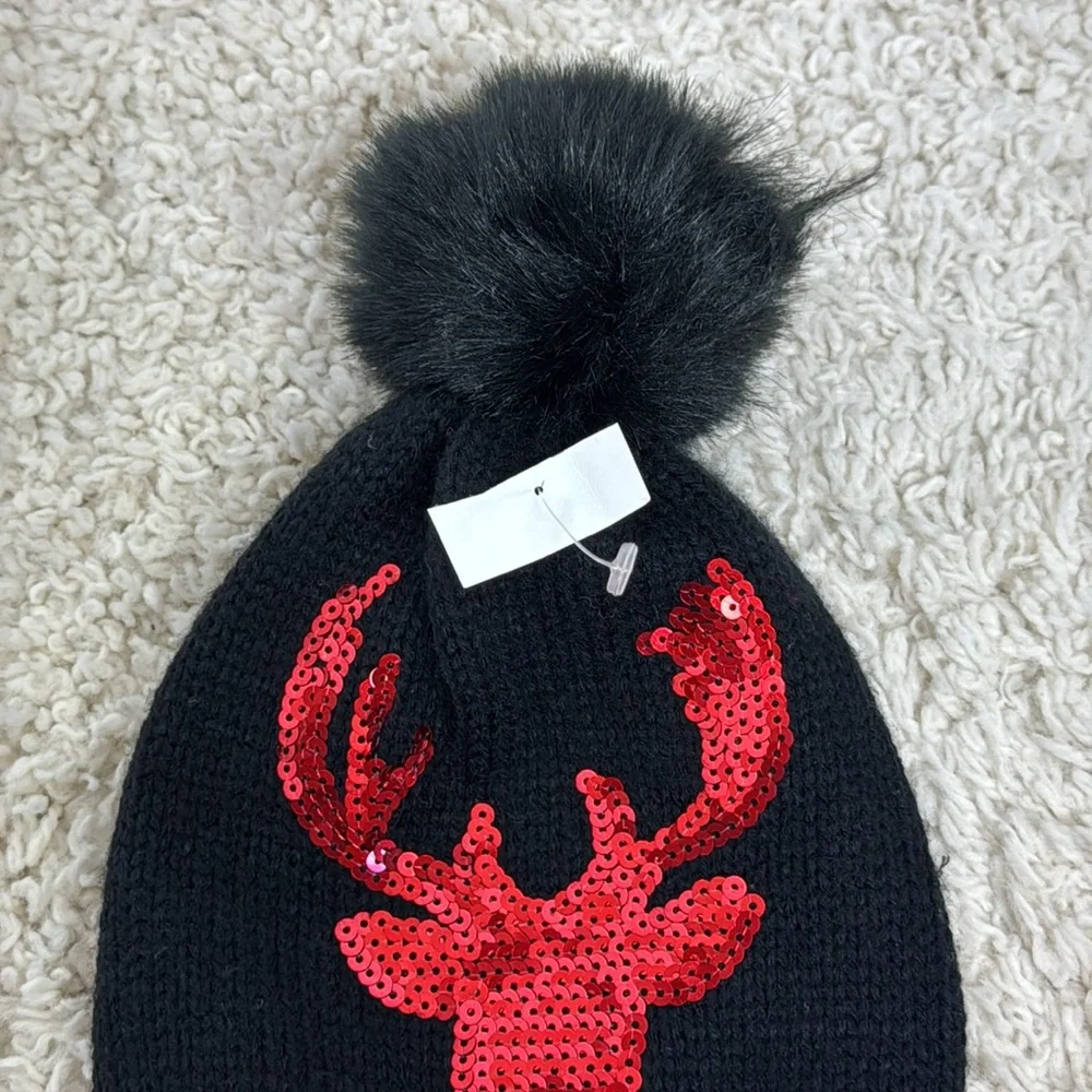 Modern Heritage Knit Beanie‎ One Size Black Red Kids Christmas